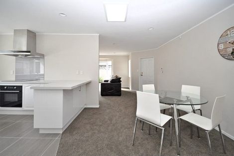 Photo of property in 2/45 Great South Road, Papakura, 2110
