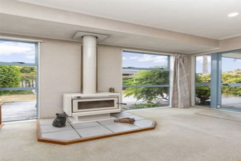 Photo of property in 3 Maurice Borich Place, Henderson, Auckland, 0610