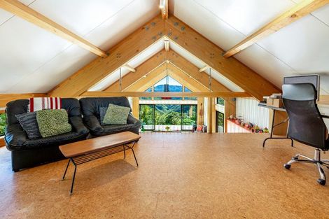 Photo of property in 80 Southernthread Road, Brooklyn, Wellington, 6021