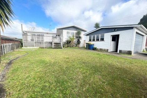 Photo of property in 5 Kokiri Street, Te Atatu South, Auckland, 0610