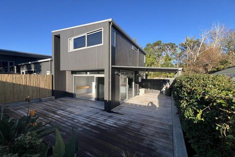 Photo of property in 861 Whangaparaoa Road, Manly, Whangaparaoa, 0930