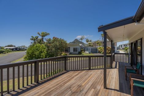 Photo of property in 1 Norfolk Place, Tairua, 3508
