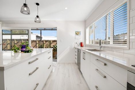 Photo of property in 16 Forest Glen, Orewa, 0931