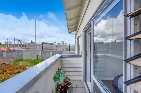 Photo of property in 18e/71 Spencer Road, Oteha, Auckland, 0632