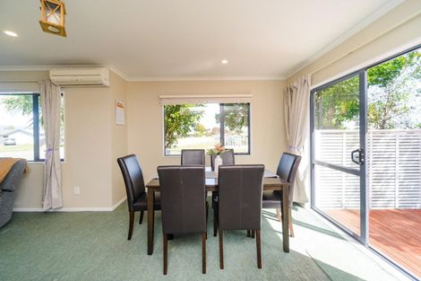 Photo of property in 37 Dahlstrom Grove, Kelvin Grove, Palmerston North, 4414