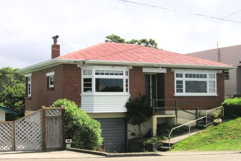 Photo of property in 150 The Ridgeway, Mornington, Wellington, 6021