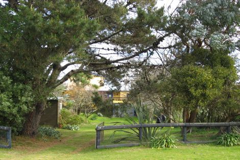 Photo of property in 16 Arthur Street, Waikawa Beach, Levin, 5573