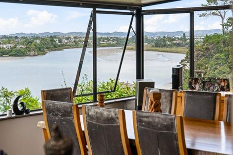 Photo of property in 19 Constable Lane, West Harbour, Auckland, 0618