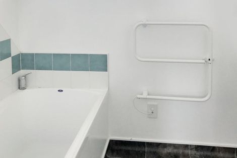 Photo of property in 1 Kinapori Terrace, Newlands, Wellington, 6037