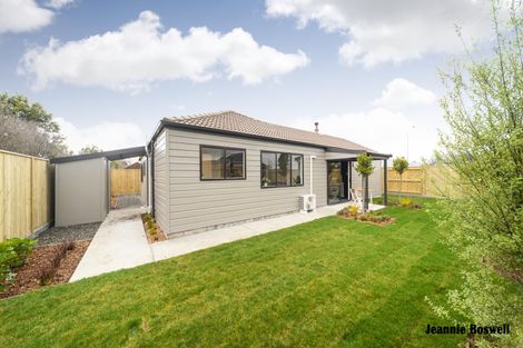 Photo of property in 4 Angelina Way, Kelvin Grove, Palmerston North, 4414