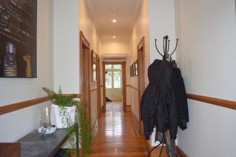 Photo of property in 15 George Street, Thorndon, Wellington, 6011