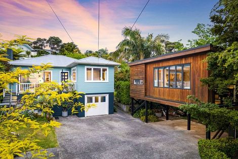 Photo of property in 18 Derwent Crescent, Titirangi, Auckland, 0604