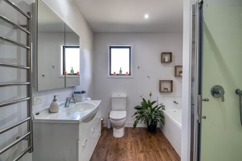 Photo of property in 1 Woodley Place, Glenorchy, 9372