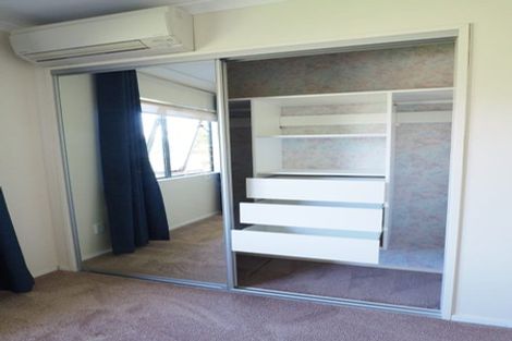 Photo of property in 9 Graven Court, Henderson, Auckland, 0612