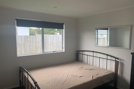 Photo of property in 2/77 Luanda Drive, Ranui, Auckland, 0612
