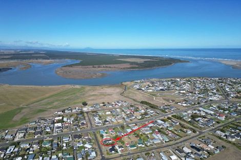 Photo of property in 8b Te Awa Street, Foxton Beach, Foxton, 4815