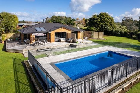 Photo of property in 395 Manutahi Road, Lepperton, New Plymouth, 4373