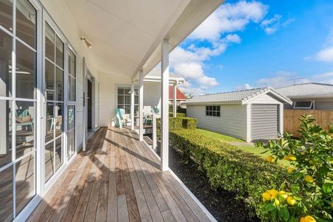 Photo of property in 2/25 College Road, Northcote, Auckland, 0627