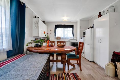 Photo of property in 48 Endeavour Street, Marfell, New Plymouth, 4310