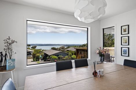Photo of property in 4 Pluto Place, Beach Haven, Auckland, 0626