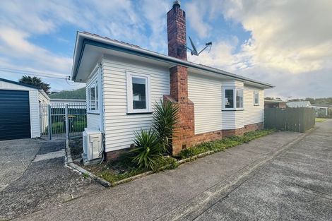 Photo of property in 33 Earlsworth Road, Mangere East, Auckland, 2024