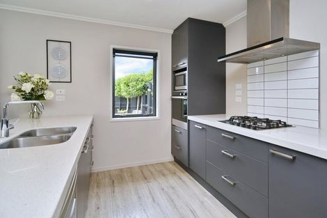 Photo of property in 3 Orewa Close, Parklands, Christchurch, 8083