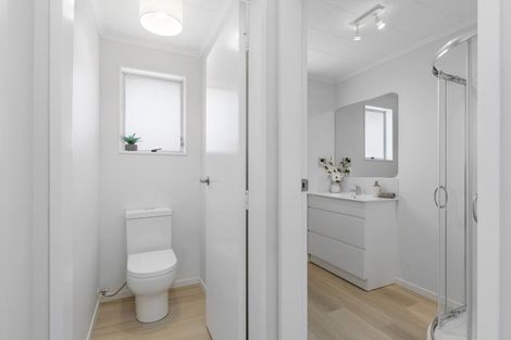 Photo of property in 24 Hartford Crescent, Totara Park, Upper Hutt, 5018