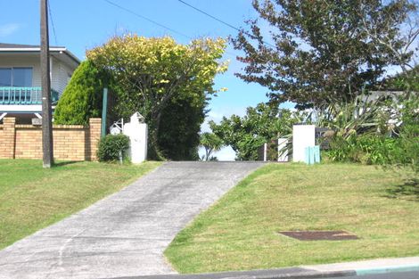 Photo of property in 1a Ridge Road, Waiake, Auckland, 0630