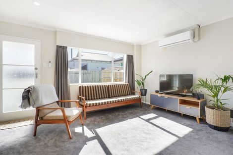Photo of property in 12c Colombo Street, Hokowhitu, Palmerston North, 4410