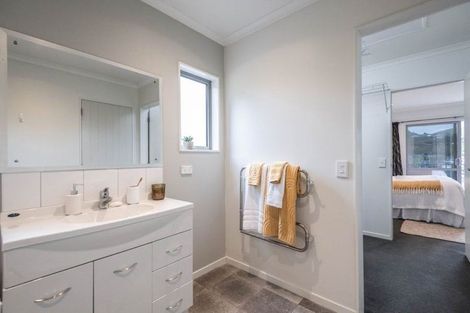 Photo of property in 10 Flotilla Place, Whitby, Porirua, 5024