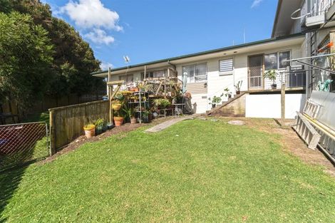 Photo of property in 5/38 Edmonton Road, Henderson, Auckland, 0612
