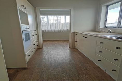 Photo of property in 23 Barron Drive, Green Bay, Auckland, 0604