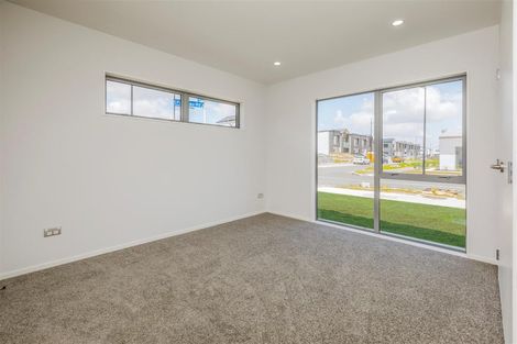 Photo of property in 42 Clayden Shuttleworth Street, Papakura, 2110