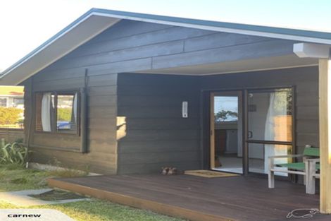 Photo of property in 38 Eruini Street, Waikanae Beach, Waikanae, 5036