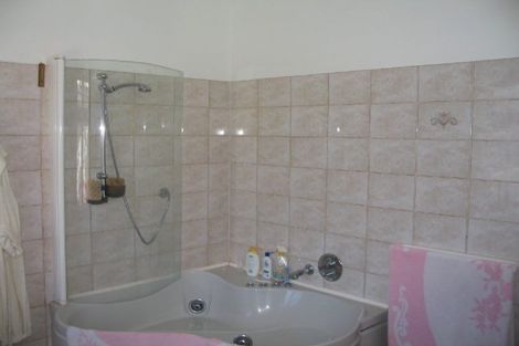 Photo of property in 9 Rimu Road, Kelburn, Wellington, 6012