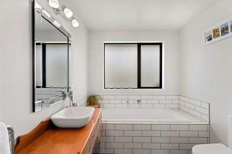 Photo of property in 19 Matipo Street, Wanaka, 9305