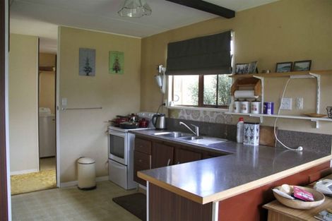 Photo of property in 68 Clifden Highway, Tuatapere, 9691