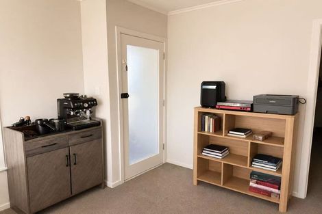 Photo of property in 1/24 Knights Road, Rothesay Bay, Auckland, 0630
