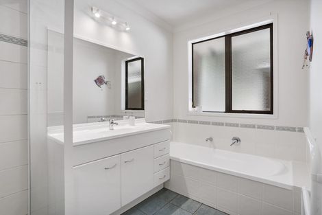 Photo of property in 63 Tram Road, Swanson, Auckland, 0614