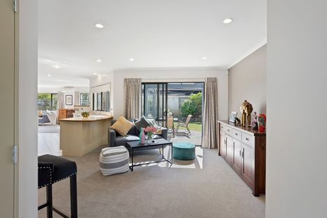 Photo of property in 7 Quadrant Heights, Paraparaumu, 5032