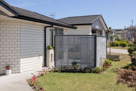 Photo of property in Waterview Estate, 11/4 Greystone Place, Omokoroa, 3114
