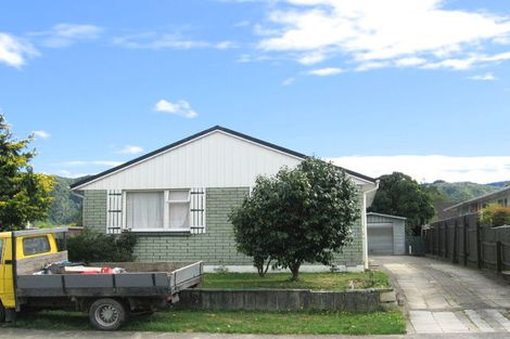 Photo of property in 13 Oregon Drive, Maoribank, Upper Hutt, 5018