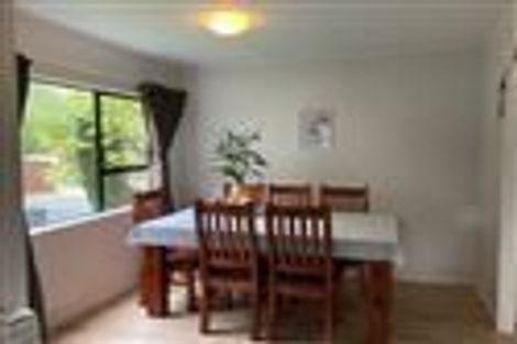 Photo of property in 30 Beechdale Crescent, Pakuranga Heights, Auckland, 2010