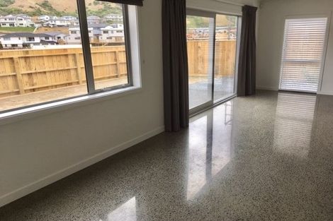 Photo of property in 7 Farnworth Terrace, Churton Park, Wellington, 6037