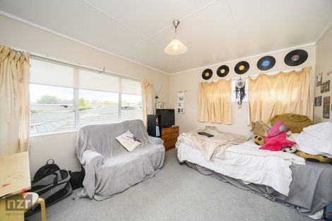 Photo of property in Charleville Court, 1/225 Ruahine Street, Roslyn, Palmerston North, 4414