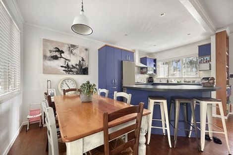 Photo of property in 11 Holgate Avenue, Herald Island, Auckland, 0618