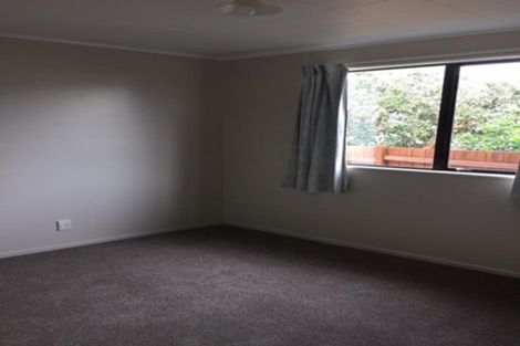 Photo of property in 2/16 Secretariat Place, Randwick Park, Auckland, 2105