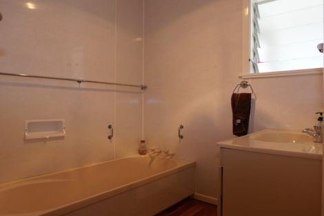 Photo of property in 9 Iti Street, Otaki, 5512