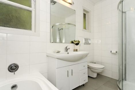 Photo of property in 17 Sheridan Drive, New Lynn, Auckland, 0600