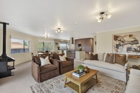 Photo of property in 15 Sandel Rise, Merrilands, New Plymouth, 4312